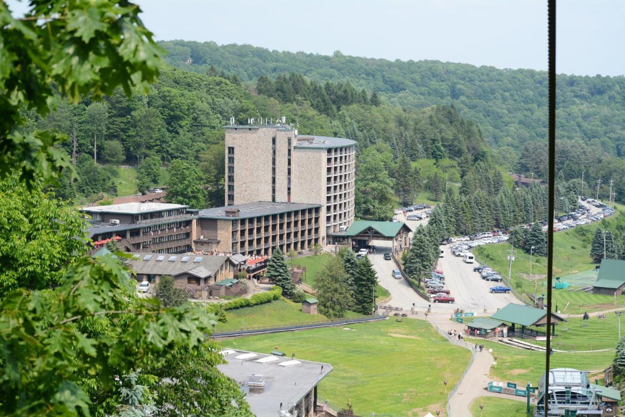 Slopeside Hotel By Seven Springs Resort Champion Ngoại thất bức ảnh