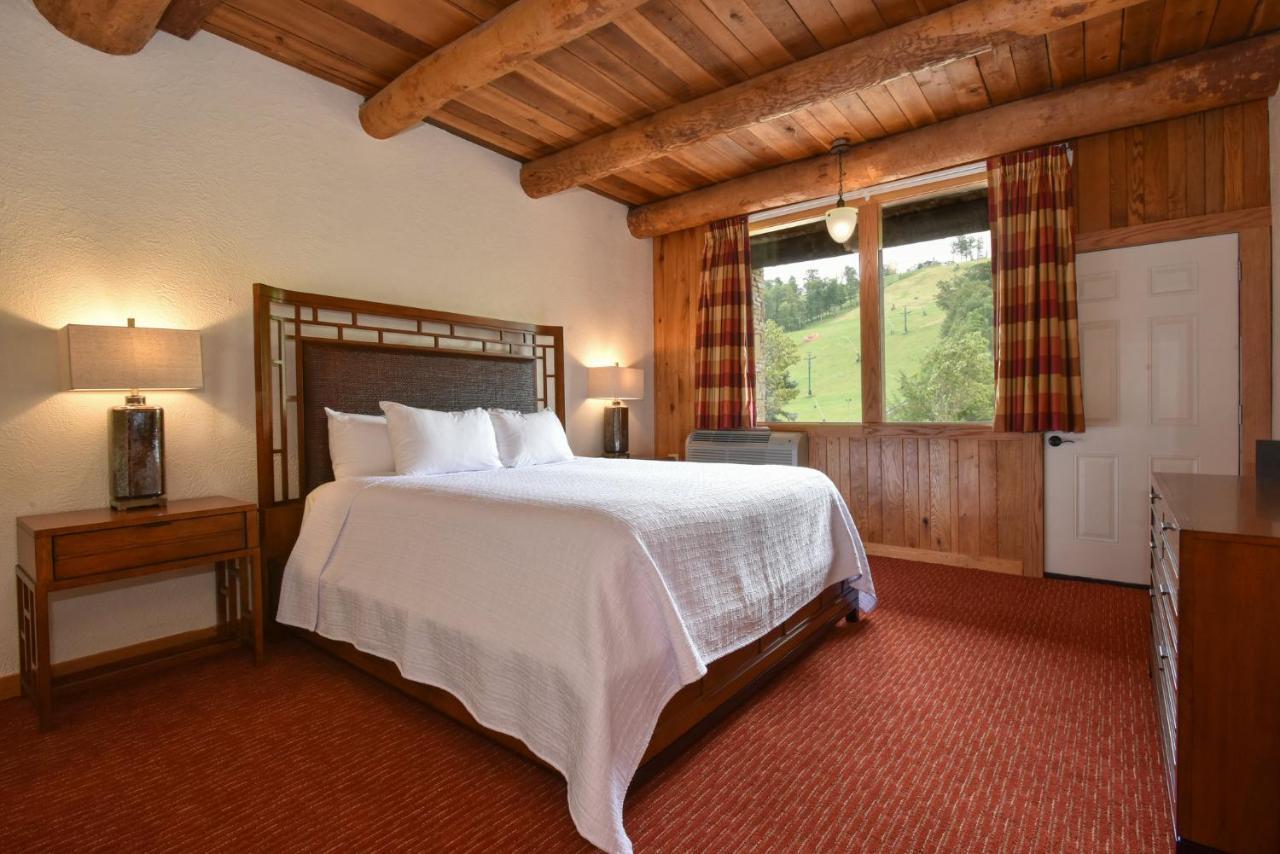 Slopeside Hotel By Seven Springs Resort Champion Ngoại thất bức ảnh