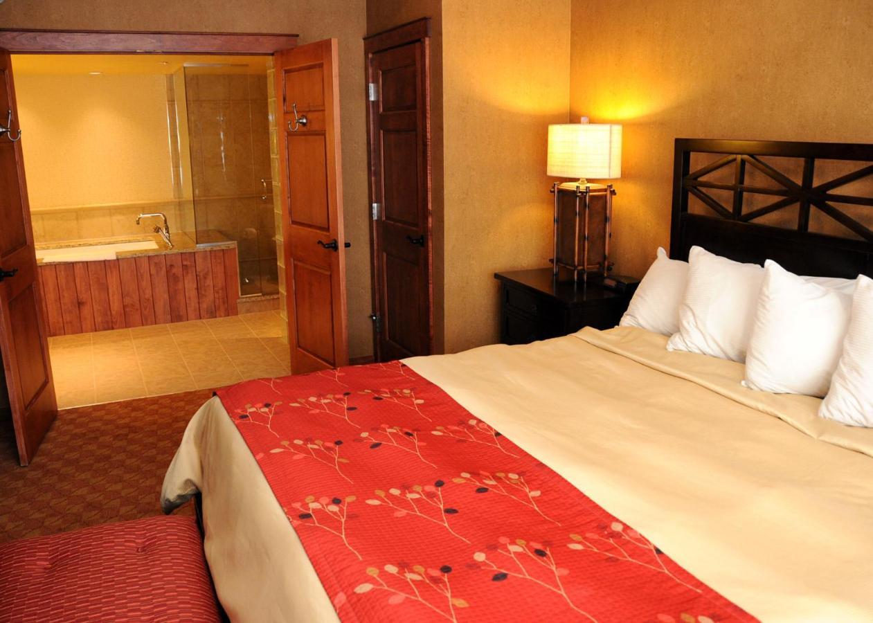Slopeside Hotel By Seven Springs Resort Champion Ngoại thất bức ảnh
